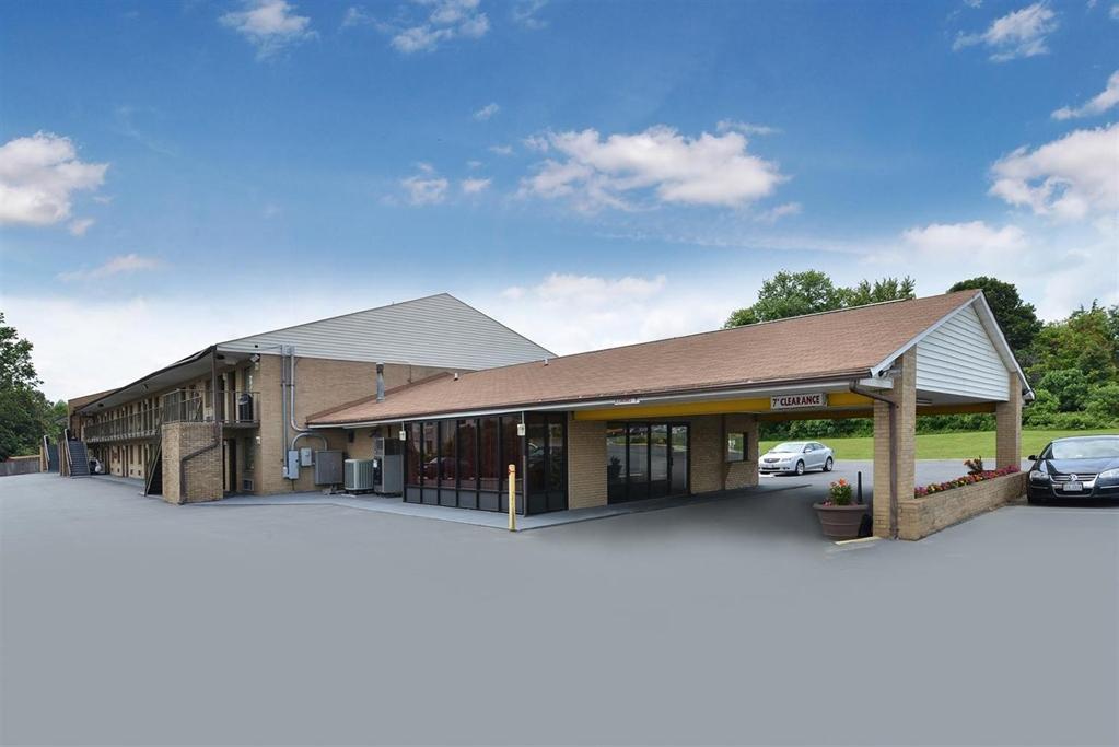 Americas Best Value Inn - Fredericksburg North Dış mekan fotoğraf