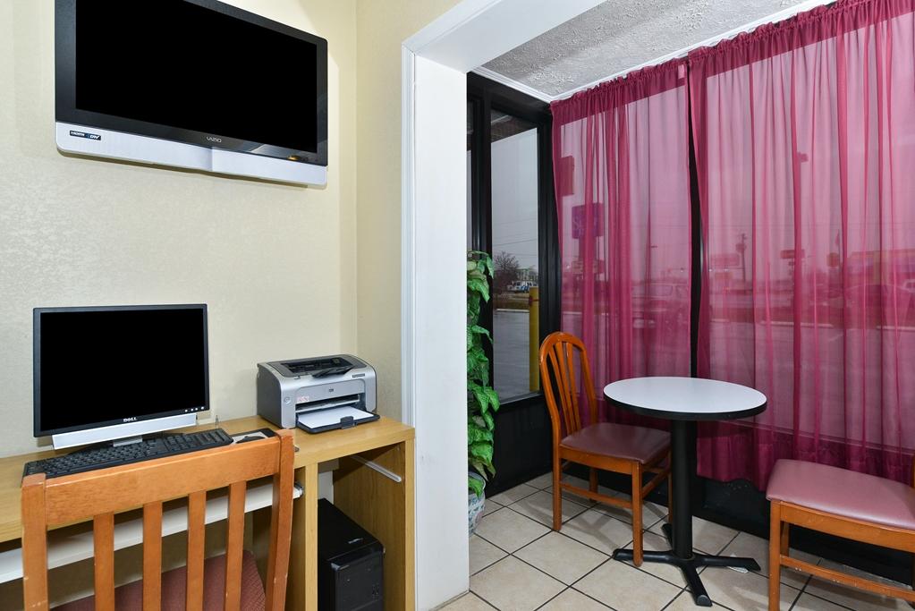 Americas Best Value Inn - Fredericksburg North Konforlar fotoğraf