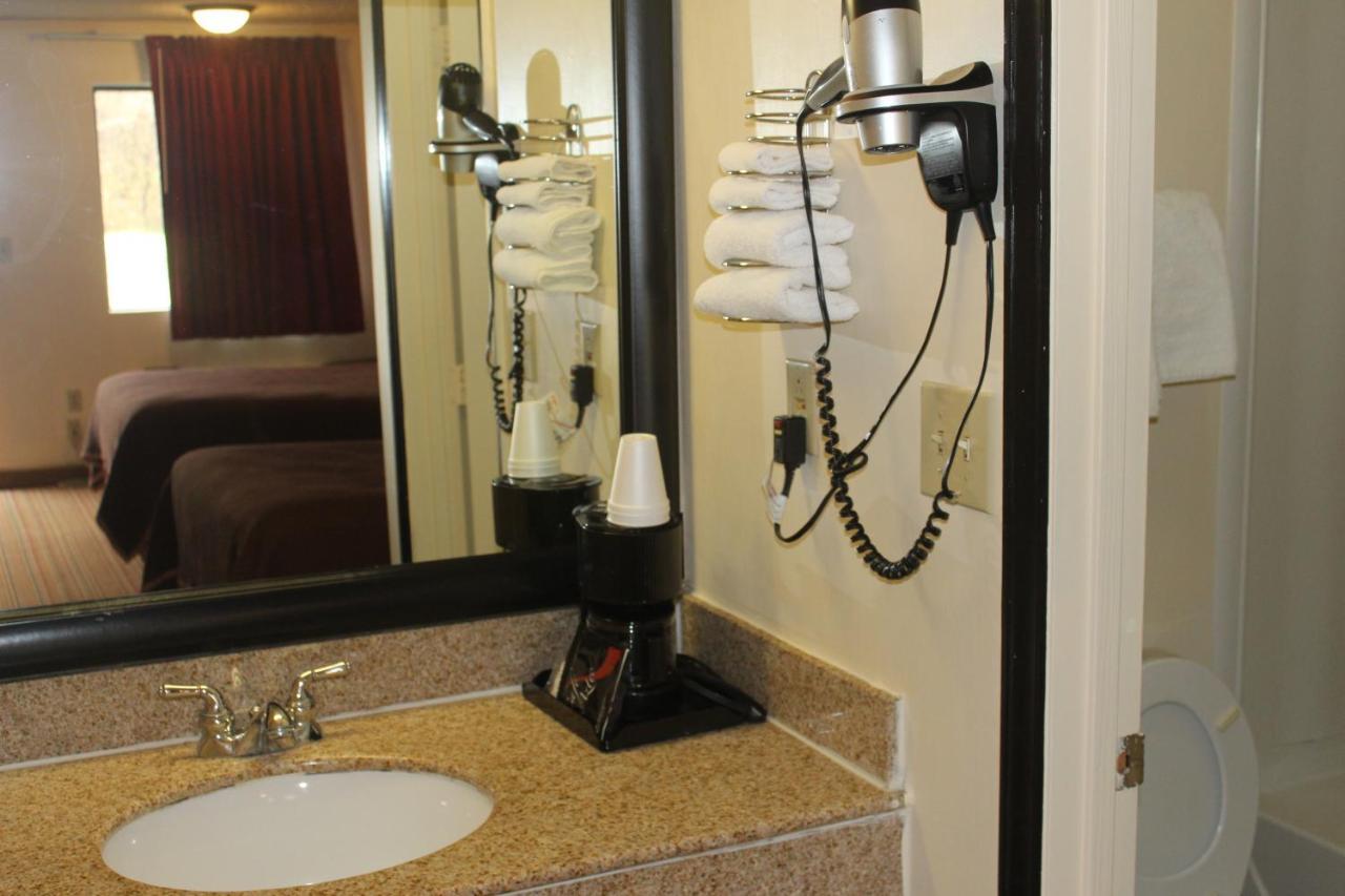 Americas Best Value Inn - Fredericksburg North Dış mekan fotoğraf